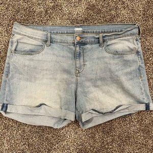 Old Navy Size 16 Light Wash Blue Jean Shorts